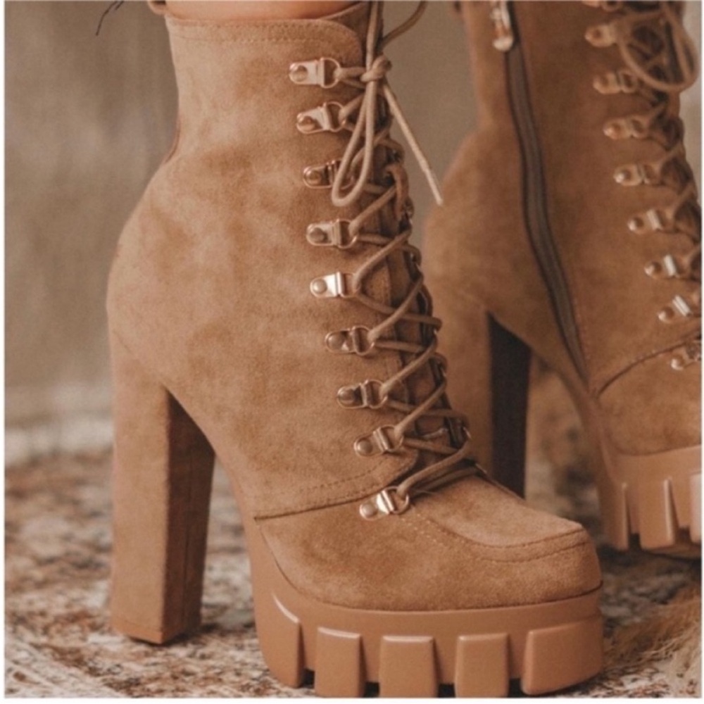 LAST CHANCE❗️ Chic Tan Lace-Up High Heel Boots